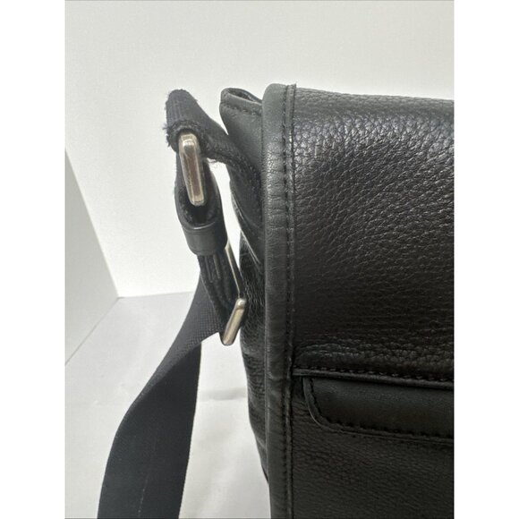 Coach Black Leather Crossbody Messenger Bag With Adjustable Strap & Zip Pocket - Picture 6 of 16